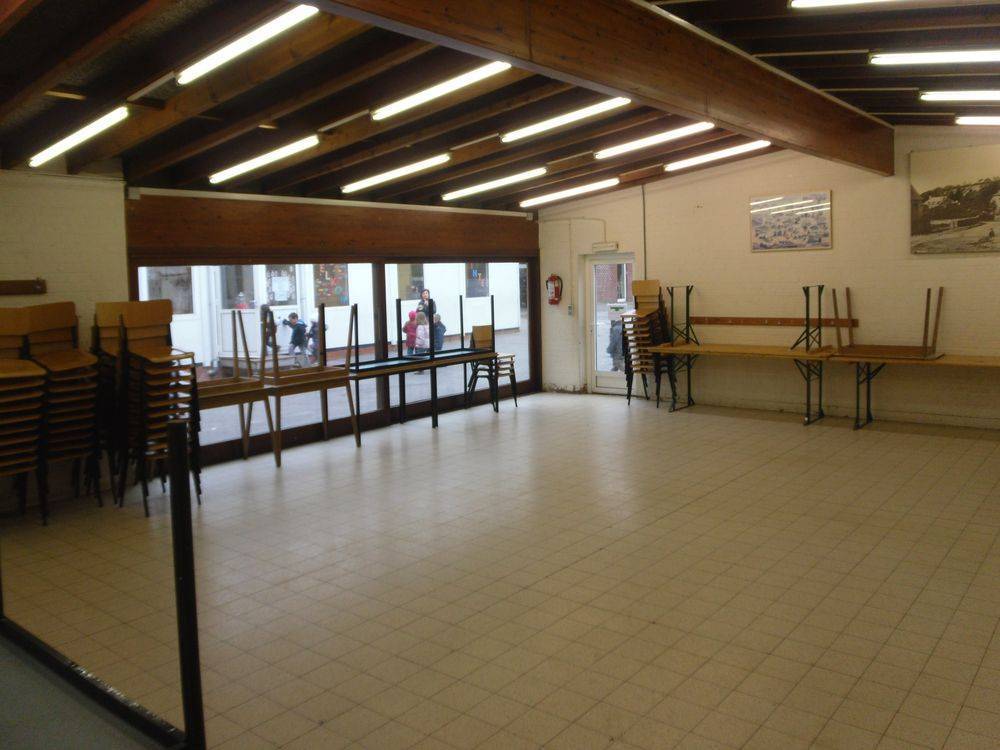 Salles - Tentes et podium - Ville de Walcourt